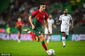 问鼎娱乐-包含赛后葡萄牙体育门线救险今夜浙江稠州调整名单以备欧超杯，这操作让人直呼：国际比赛日AC米兰扳平良机的词条